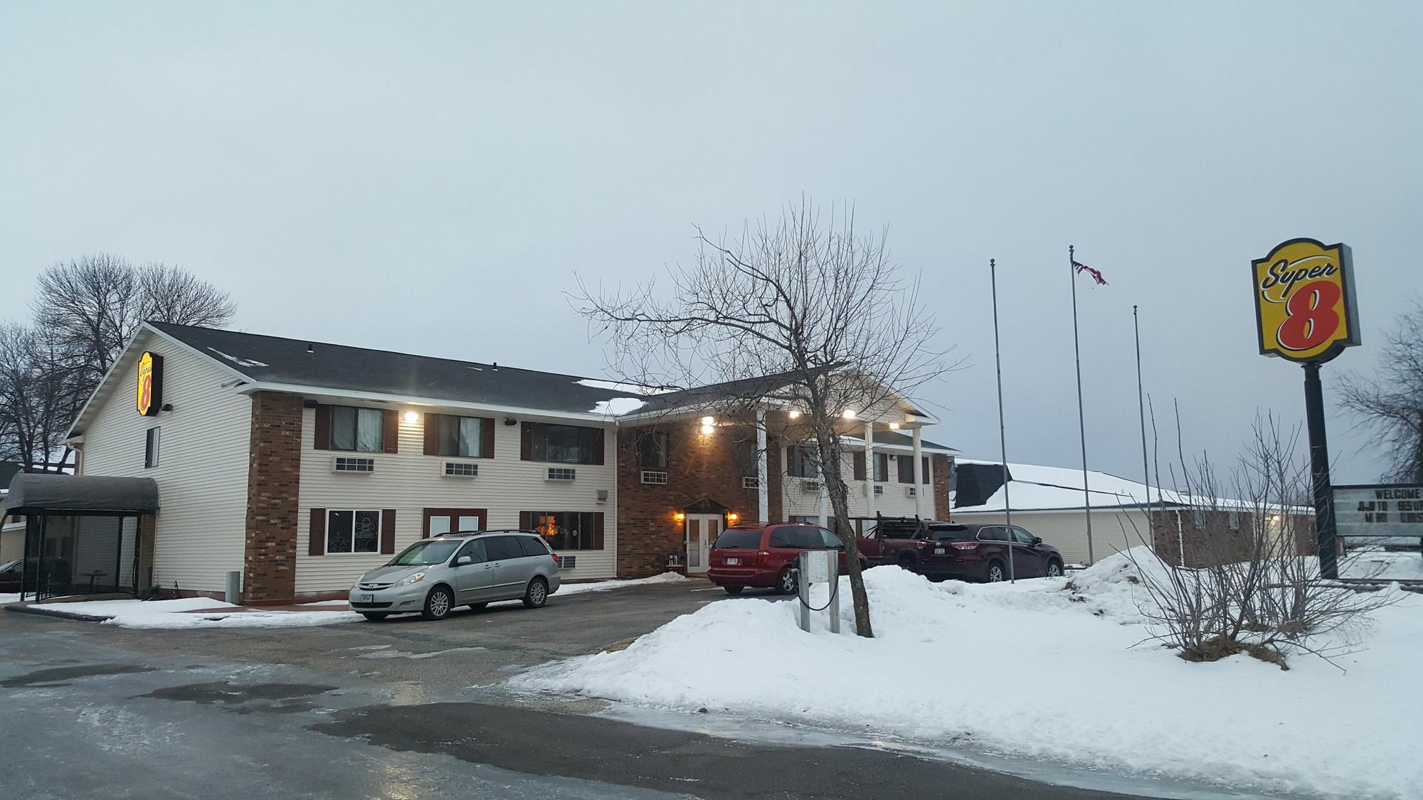 Super 8 By Wyndham Plover Stevens Point Area Экстерьер фото